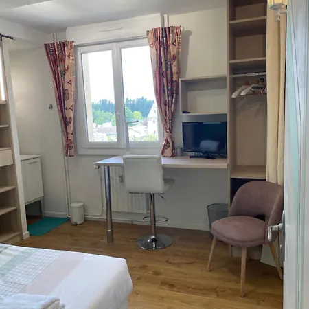 Avec Espaces Communs Equipes Parfait Pour Sejour Professionnel Ou Ambiance Conviviale 아파트 라발