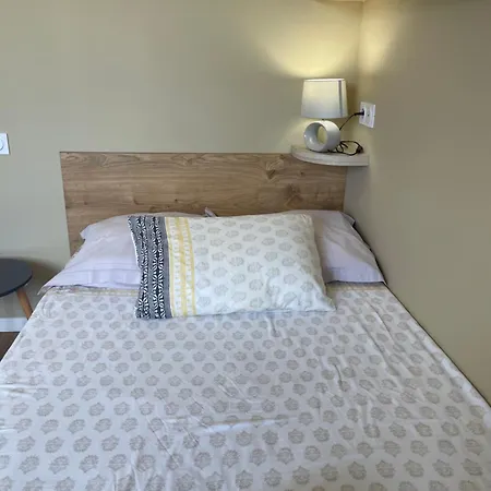 Апартаменты Coliving Les Rosiers Лаваль