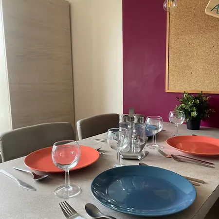 Appartement Avec Espaces Communs Equipes Parfait Pour Sejour Professionnel Ou Ambiance Conviviale *