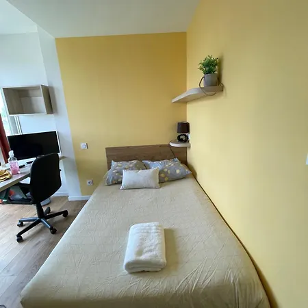 Appartement Avec Espaces Communs Equipes Parfait Pour Sejour Professionnel Ou Ambiance Conviviale Laval (Mayenne)