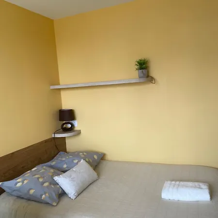 Avec Espaces Communs Equipes Parfait Pour Sejour Professionnel Ou Ambiance Conviviale 아파트 라발