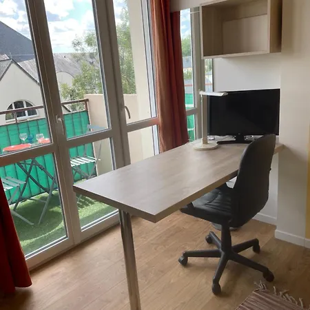 Avec Espaces Communs Equipes Parfait Pour Sejour Professionnel Ou Ambiance Conviviale 아파트 라발