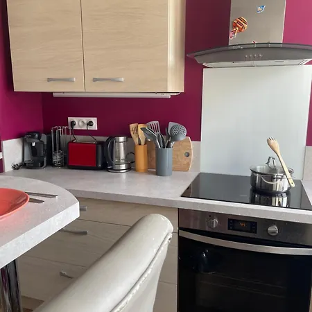 Avec Espaces Communs Equipes Parfait Pour Sejour Professionnel Ou Ambiance Conviviale * 라발