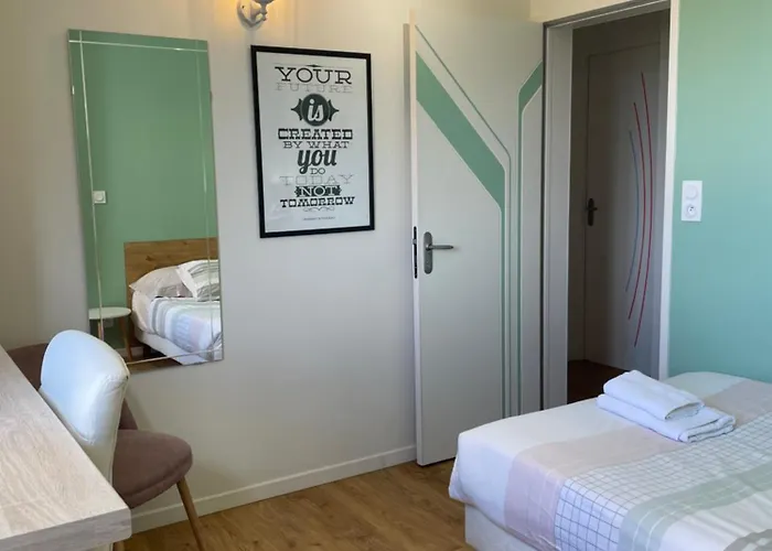 Avec Espaces Communs Equipes Parfait Pour Sejour Professionnel Ou Ambiance Conviviale 拉瓦勒