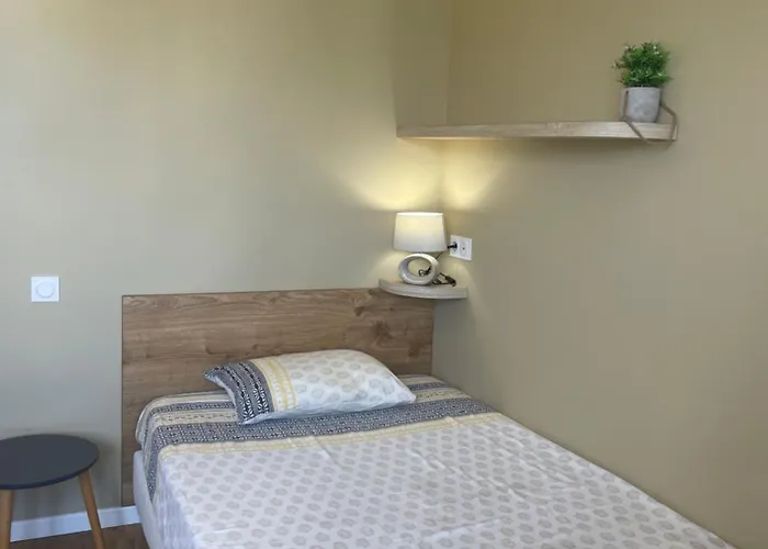 Avec Espaces Communs Equipes Parfait Pour Sejour Professionnel Ou Ambiance Conviviale * 拉瓦勒