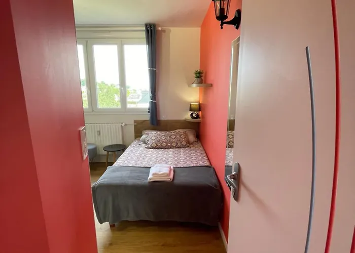 Avec Espaces Communs Equipes Parfait Pour Sejour Professionnel Ou Ambiance Conviviale * 拉瓦勒