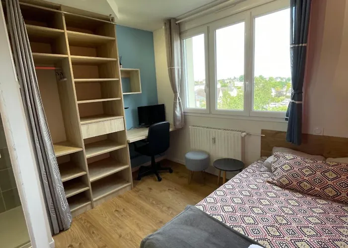 公寓 Avec Espaces Communs Equipes Parfait Pour Sejour Professionnel Ou Ambiance Conviviale 拉瓦勒