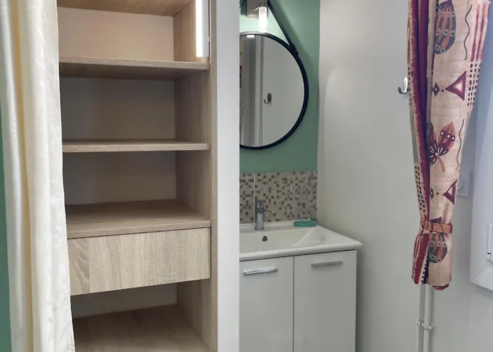 Avec Espaces Communs Equipes Parfait Pour Sejour Professionnel Ou Ambiance Conviviale 公寓 拉瓦勒