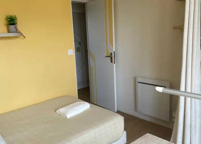 Avec Espaces Communs Equipes Parfait Pour Sejour Professionnel Ou Ambiance Conviviale * 拉瓦勒