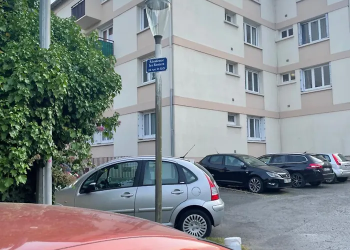 公寓 Avec Espaces Communs Equipes Parfait Pour Sejour Professionnel Ou Ambiance Conviviale 拉瓦勒