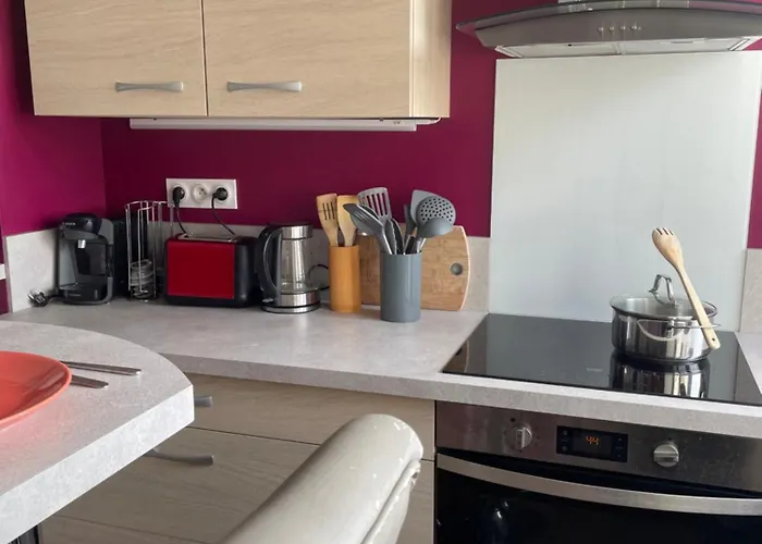 Avec Espaces Communs Equipes Parfait Pour Sejour Professionnel Ou Ambiance Conviviale * 拉瓦勒