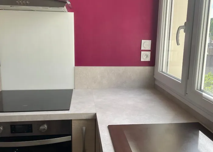 Avec Espaces Communs Equipes Parfait Pour Sejour Professionnel Ou Ambiance Conviviale 拉瓦勒